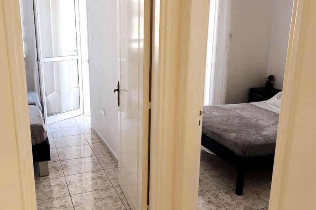 With A Luxurious Location Near The Sea Apartament *