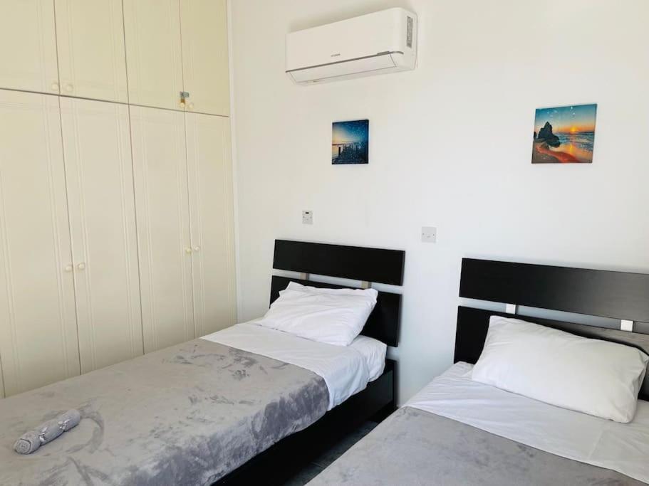 With A Luxurious Location Near The Sea * Pafos