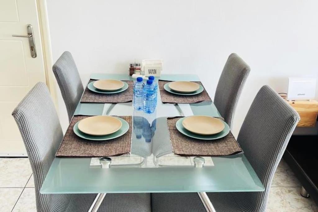 With A Luxurious Location Near The Sea Apartament *