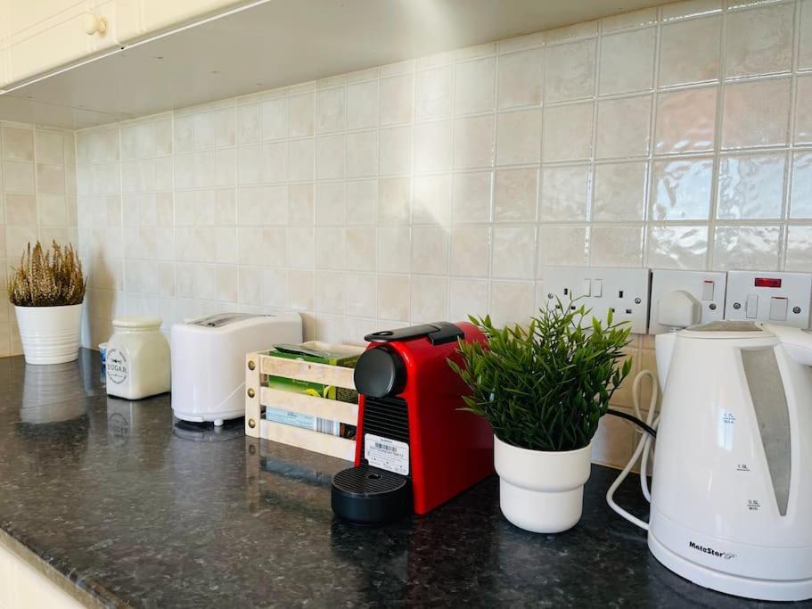With A Luxurious Location Near The Sea Pafos
